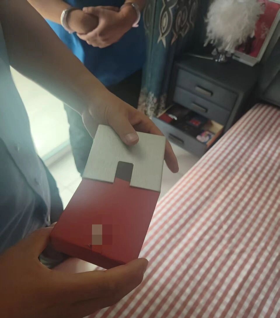 1758851528537188.jpg