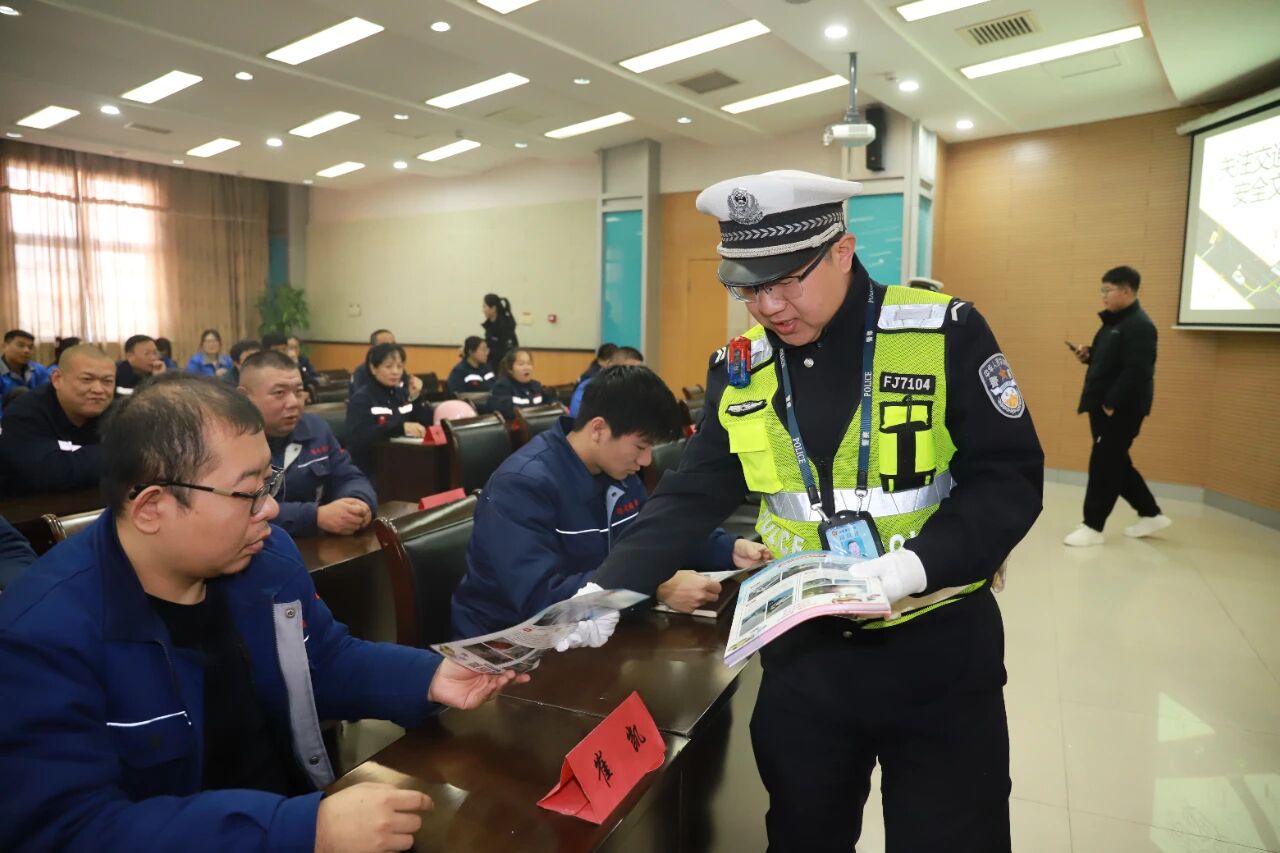 1764210376705626.jpg 1764210376705626.jpg