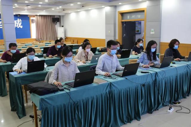 运城市一千五百余名行政执法人员参加公共法律知识考试