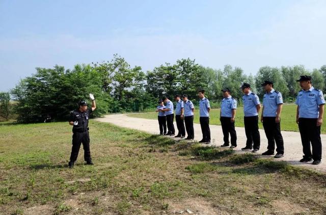 盐湖公安分局开展实弹射击训练