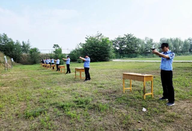 盐湖公安分局开展实弹射击训练