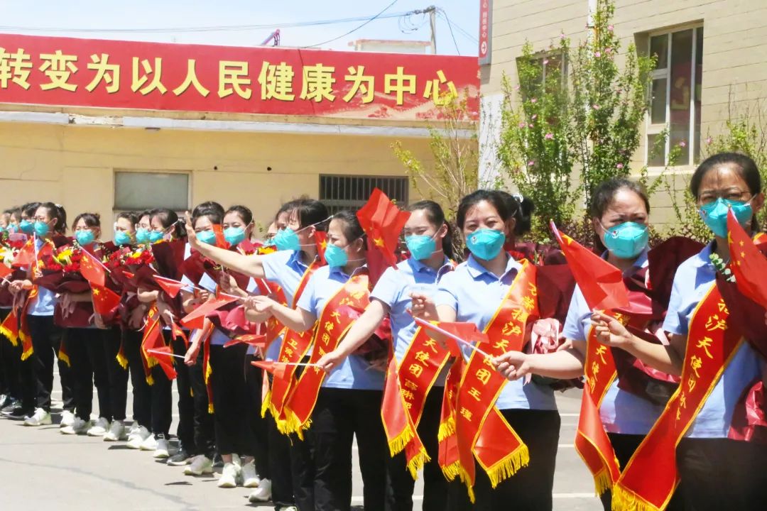 【“疫”线暖同袍“疫”路载誉归】万荣交警护送援沪天使平安回家